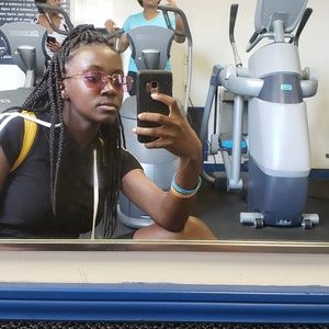 Meet your Posher, Dahlia